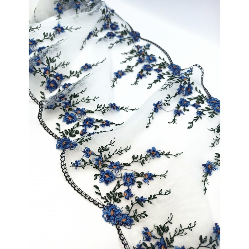 Вышивка на сетке голубые цветы 23 см (VN-15)